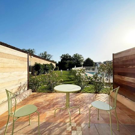 Studio 2 - Les Suites De Robinson - Residence Avec Piscine En Bord De Siagne, A Мандельє-ла-Напуль Екстер'єр фото